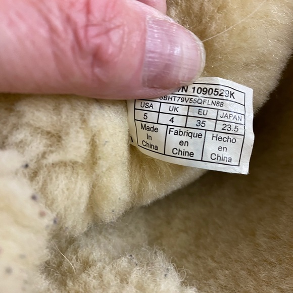 UGG Classic Tan Bailey Bow Boots S/N1090529K Women’s Size 5 - Picture 6 of 7